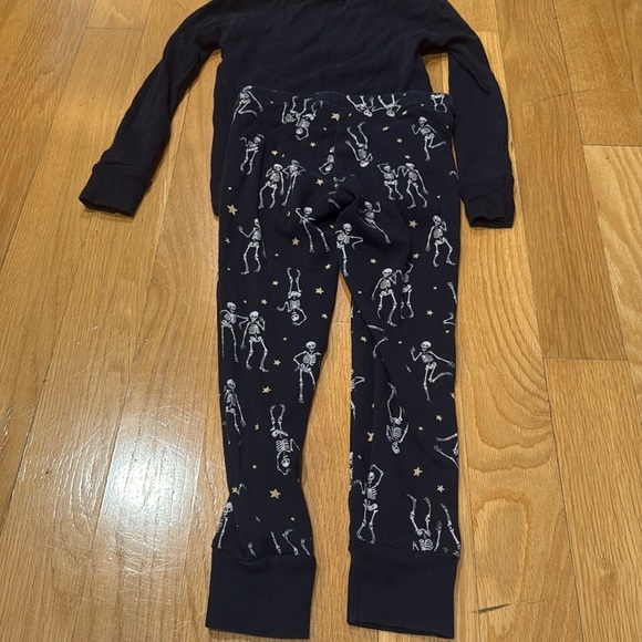 Old Navy unisex Halloween 2 piece sleep set size small 6 . - Picture 3 of 5